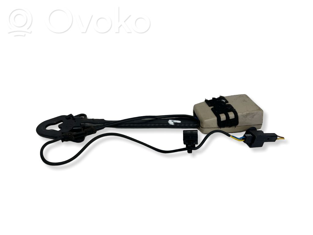 Skoda Superb B6 (3T) Front seatbelt buckle 