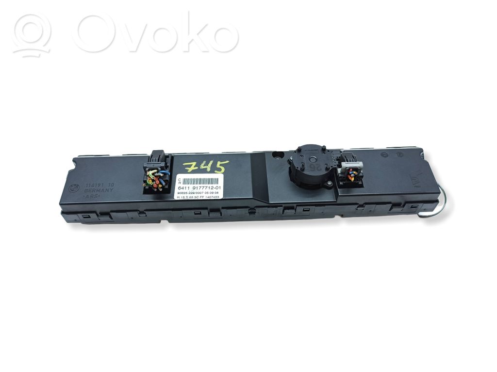 BMW 5 E60 E61 Climate control unit 