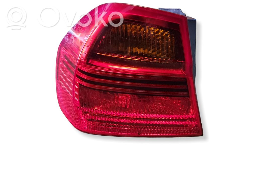 Rear/tail lights   6937457