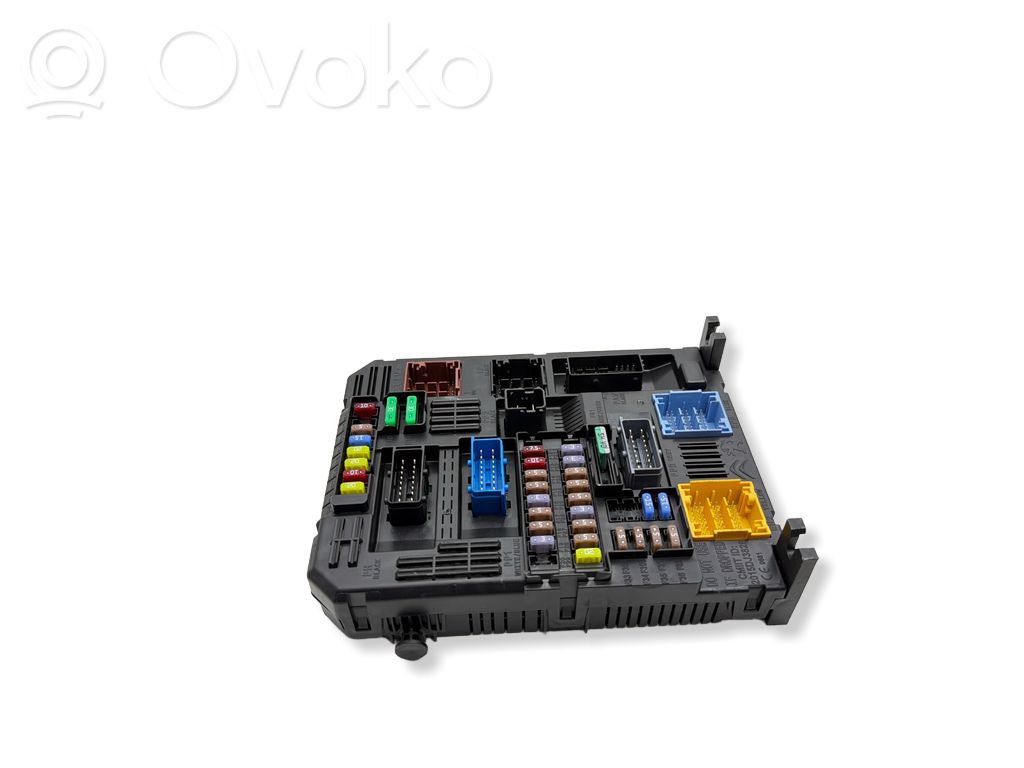 Peugeot 2008 II Fuse module 