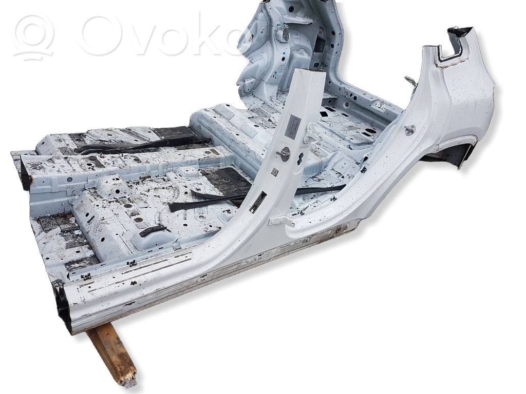 Mercedes-Benz EQA Takakulmapaneeli 