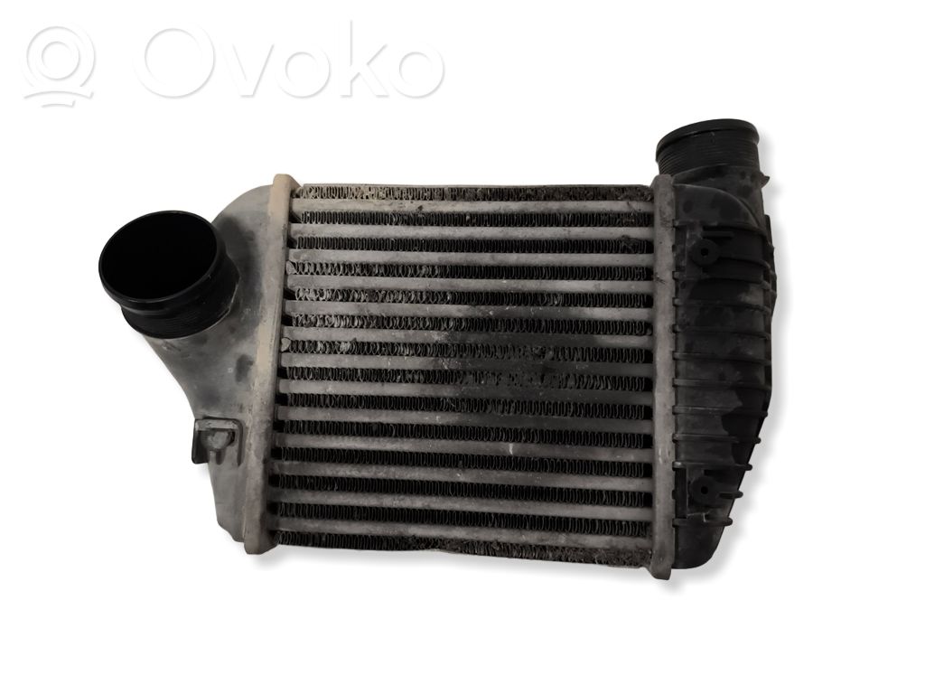 Interkūlerio radiatorius   4F0145805AA,6070155