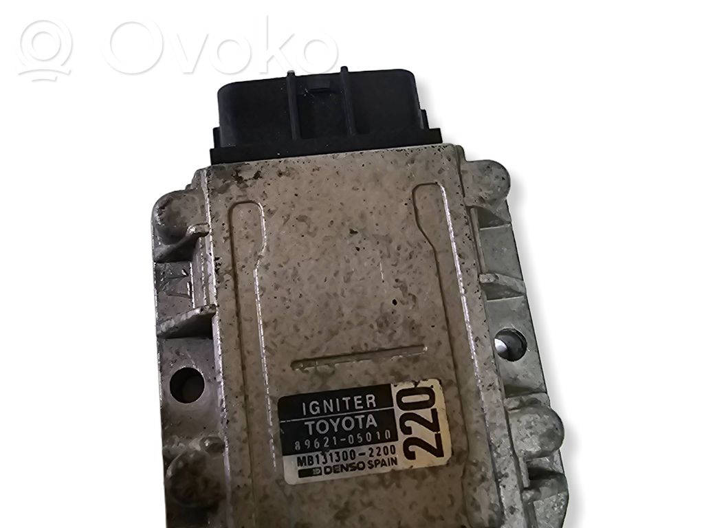 Toyota Carina T190 Ignition amplifier control unit 