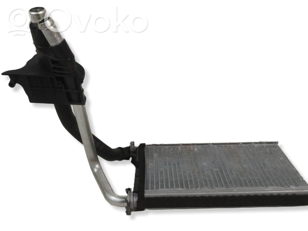 BMW 1 E82 E88 Pečiuko radiatorius 