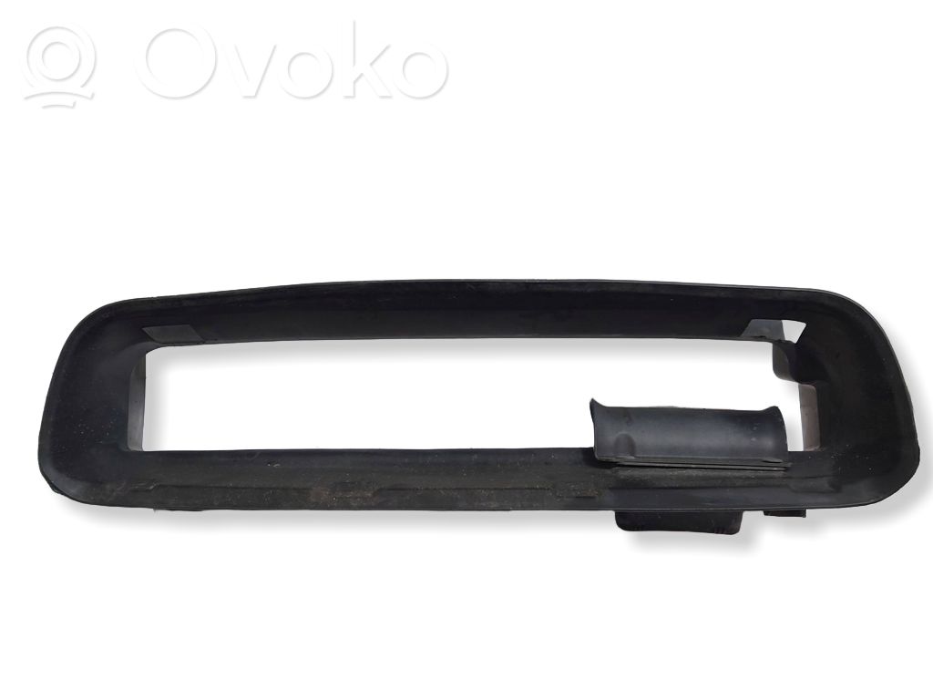 Volvo V50 Radiatoriaus oro nukreipėjas (-ai) 