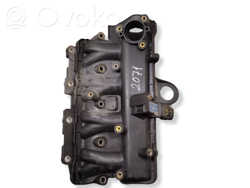 Opel Corsa D Kolektor ssący 