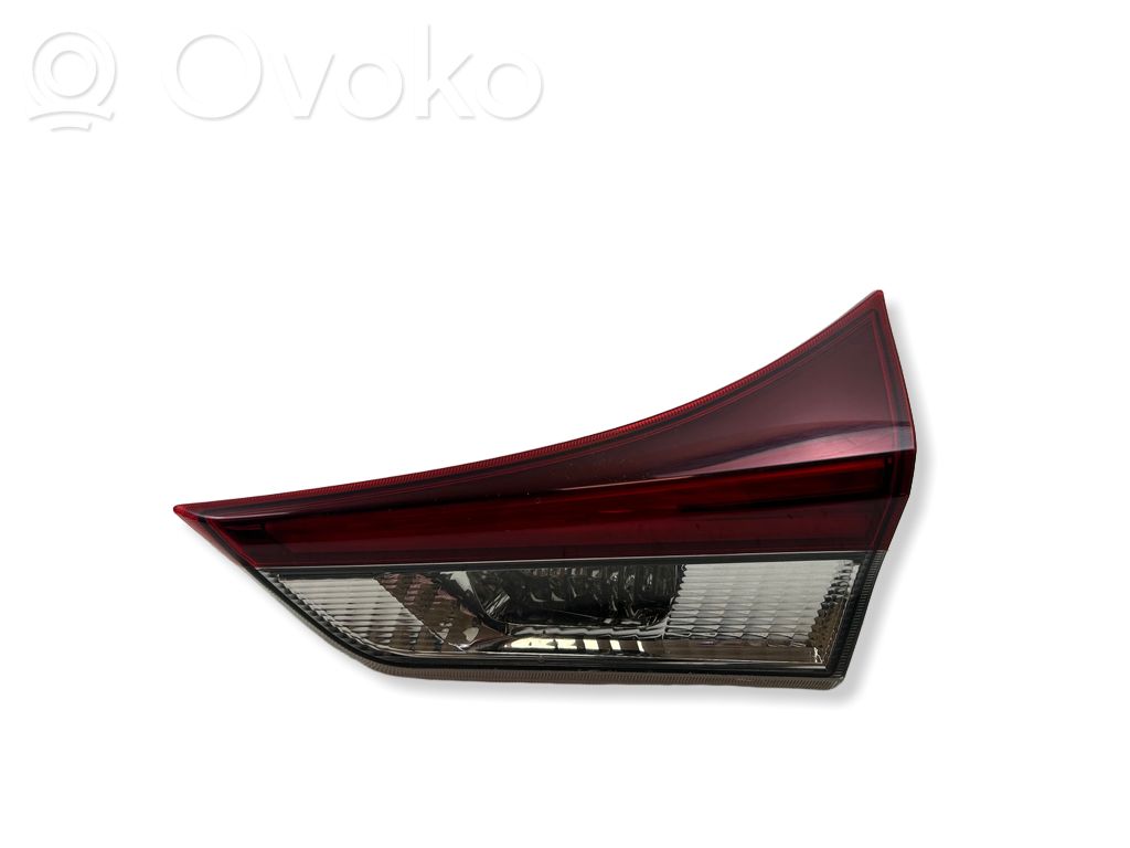 Toyota Auris E180 Lampy tylnej klapy bagażnika 