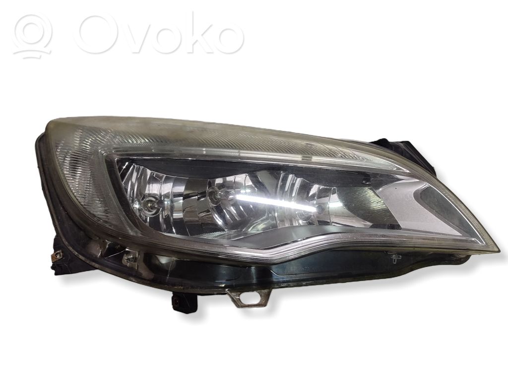 Opel Astra J Lampa przednia 