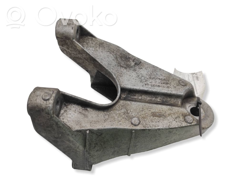Ford Transit Engine mounting bracket 