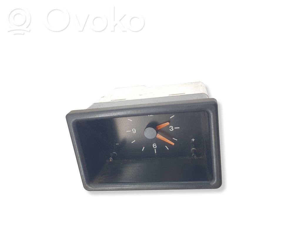 Volvo 440 Clock 