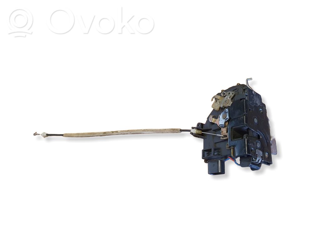 Audi A4 S4 B5 8D Serratura portiera anteriore 