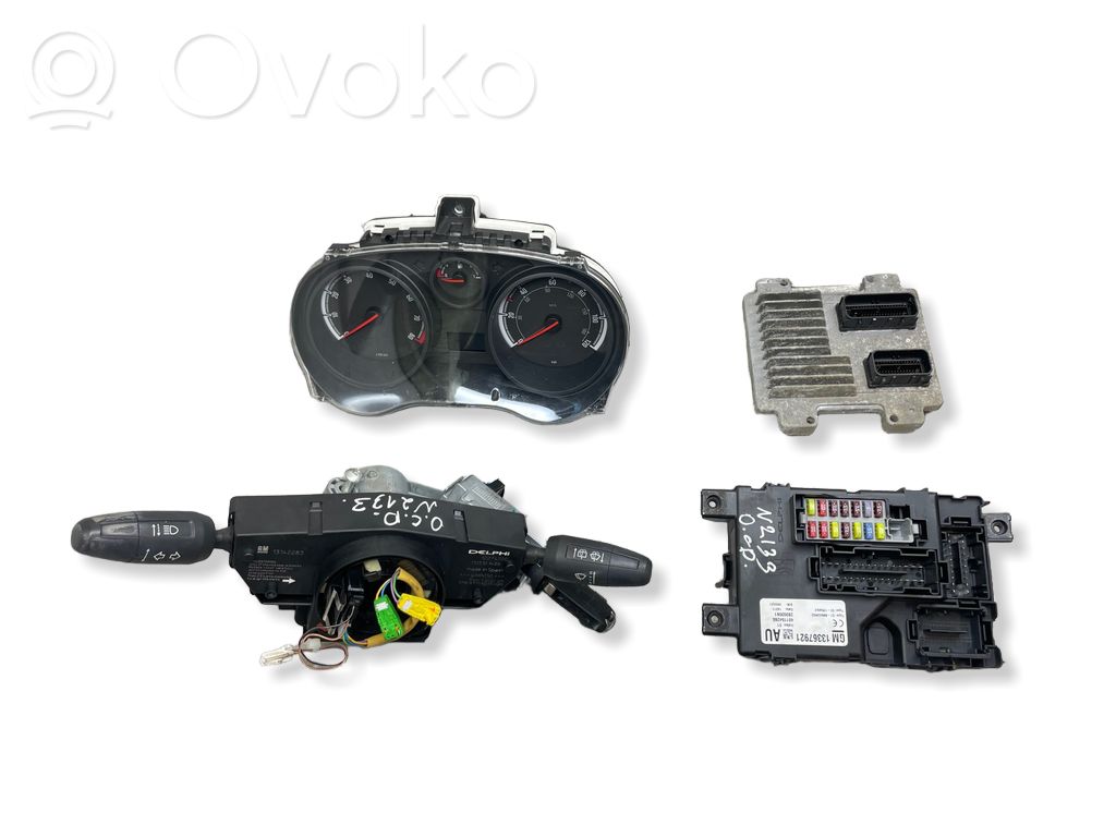 Komputer / Sterownik ECU i komplet kluczy   55577834,12636386,86AATX59113902CN,13367921,P0013312028