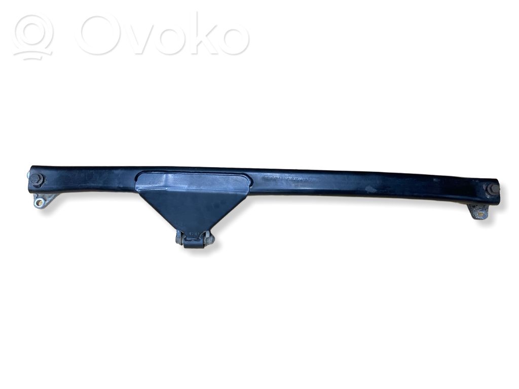 Volvo XC70 Engine mount bracket 