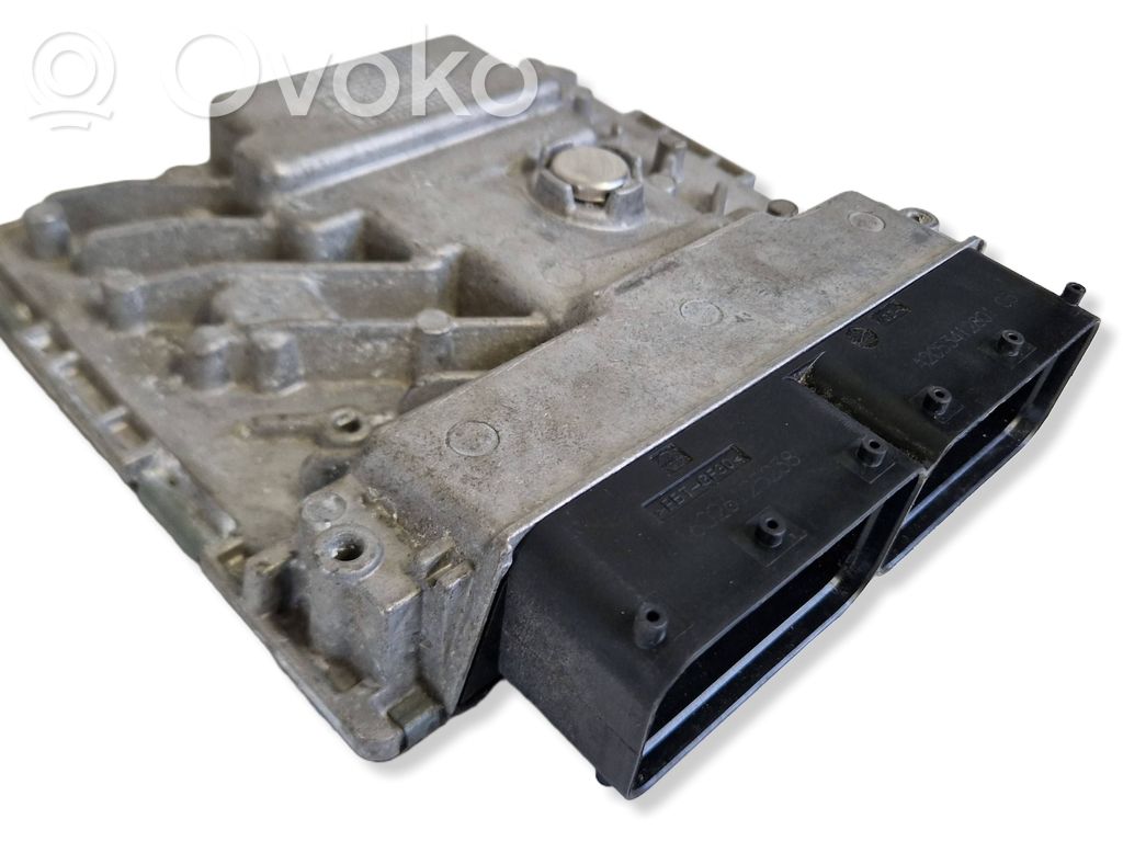 Volkswagen Golf VII Engine control unit/module 