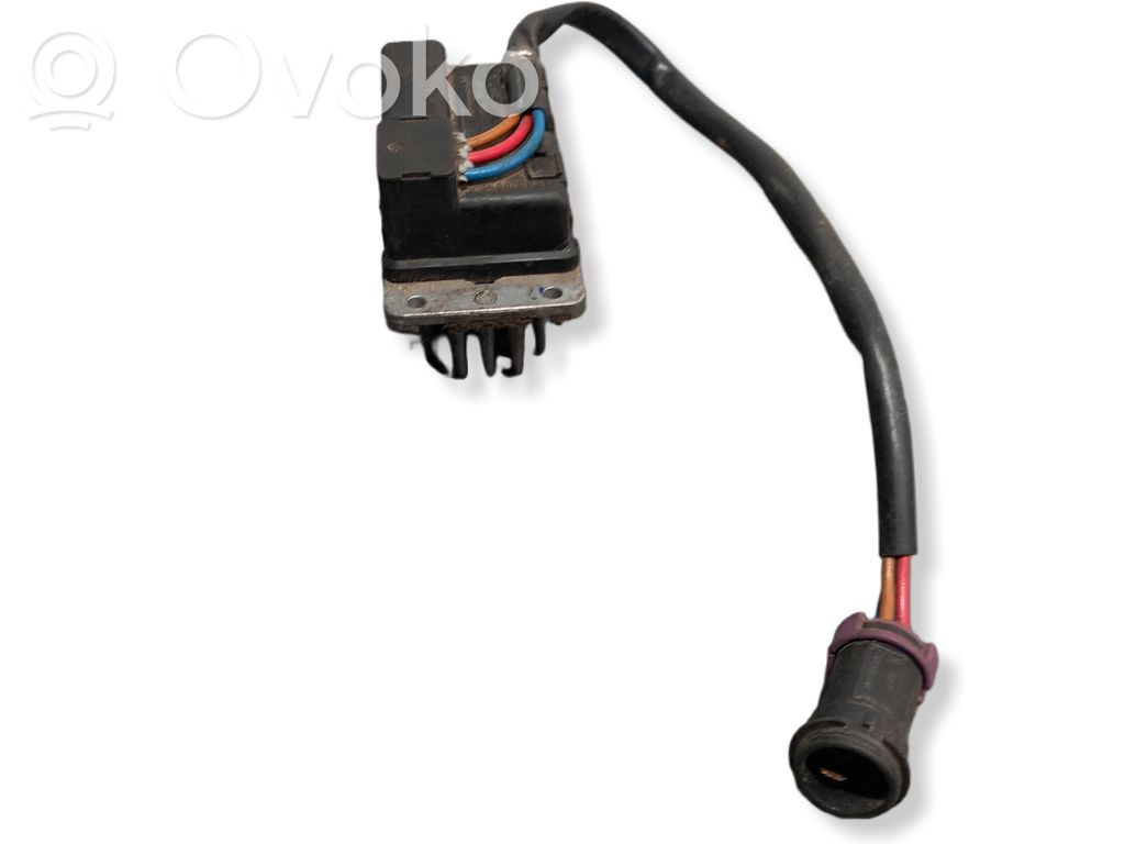 Audi A6 S6 C5 4B Rezystor / Opornik dmuchawy nawiewu 
