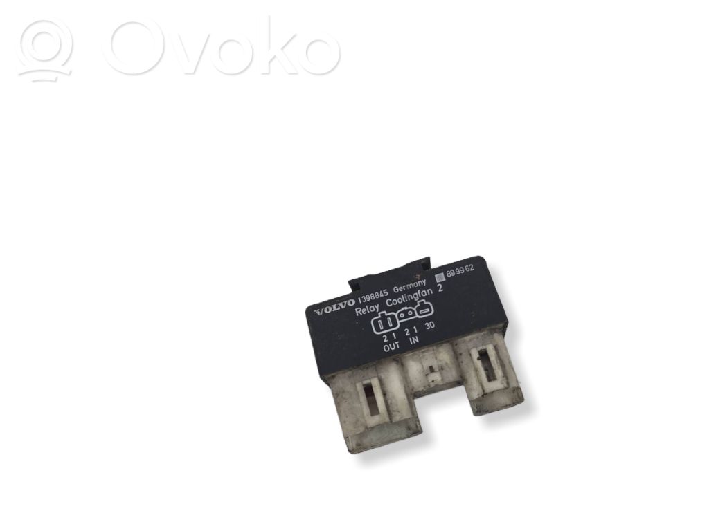 Volvo 850 Coolant fan relay 