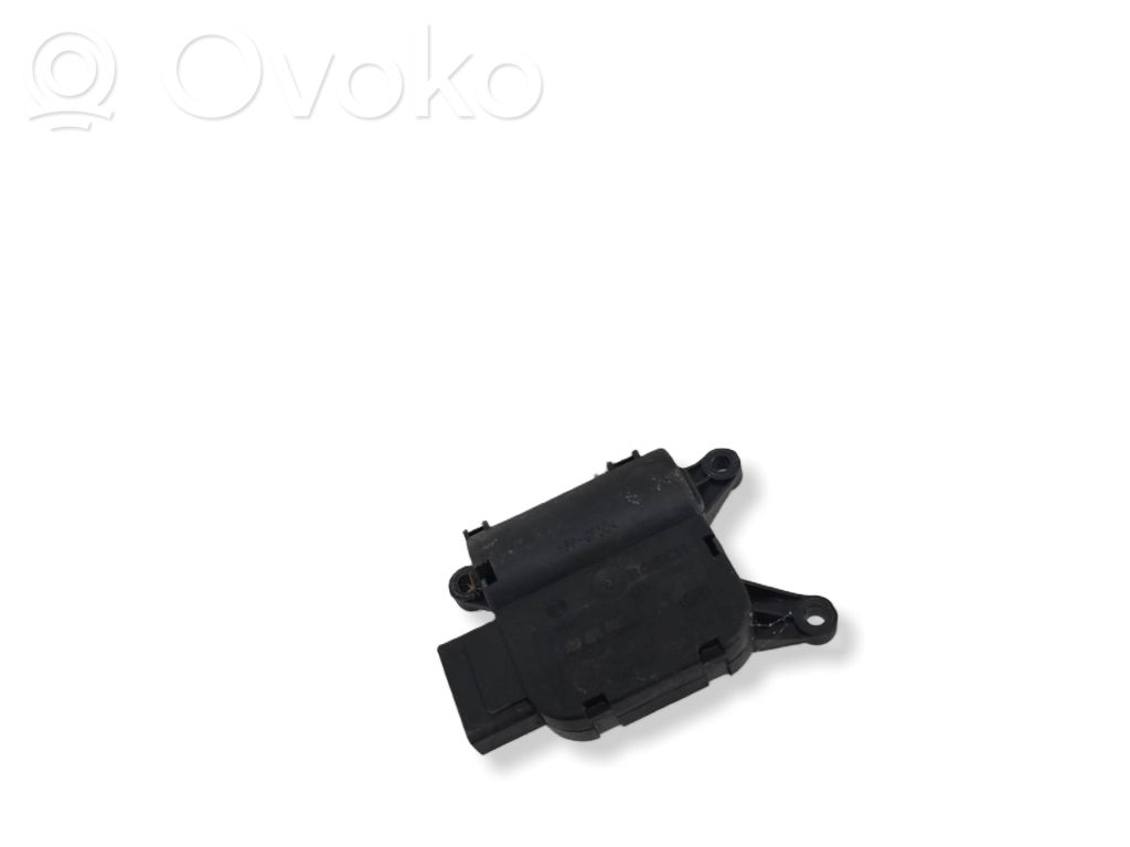 Audi A4 S4 B6 8E 8H Tuloilmaventtiilin käyttömoottori 