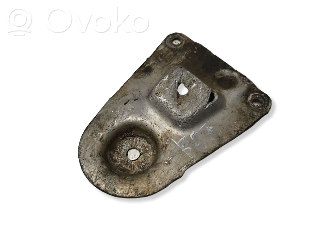 Audi A4 S4 B5 8D Engine mounting bracket 