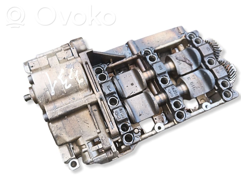 BMW 1 E81 E87 Oil pump balance shaft 