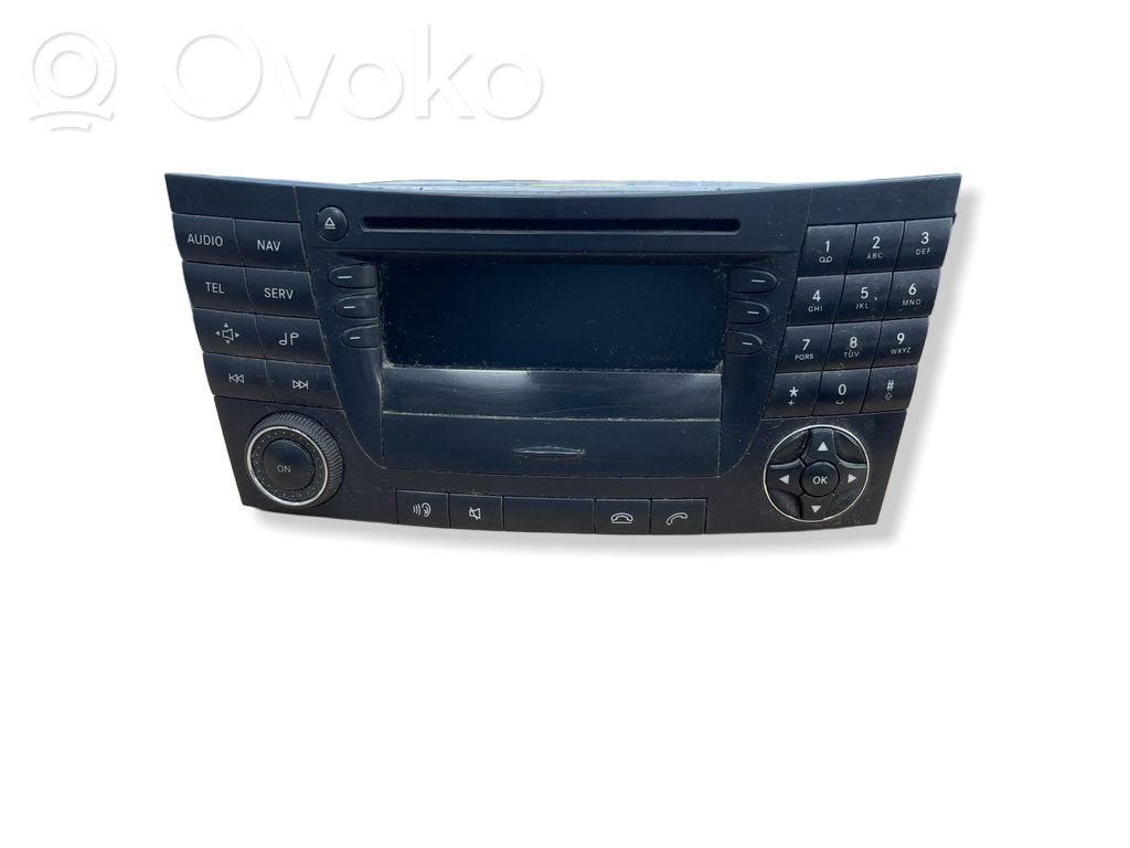 Mercedes-Benz E W211 Panel / Radioodtwarzacz CD/DVD/GPS 