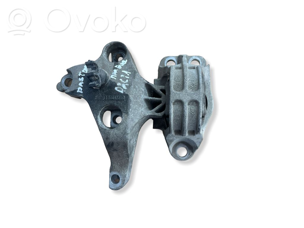 Dacia Duster Engine mount bracket 