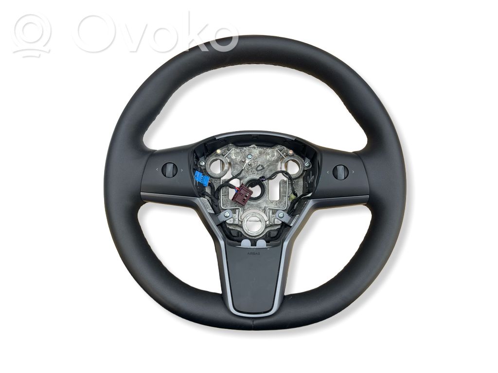 Tesla Model Y Stūre 