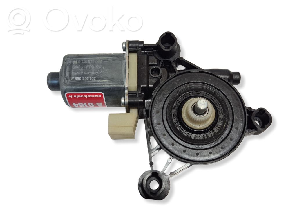 Volkswagen Touran III Silnik regulatora szyby drzwi przednich 