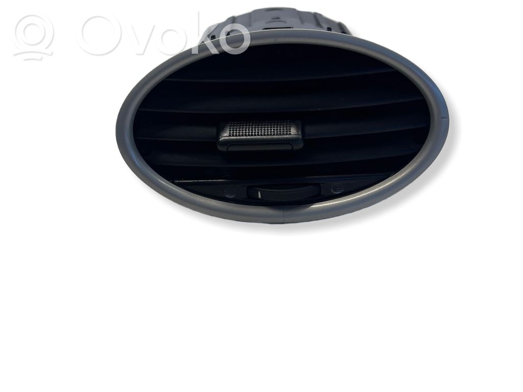 Ford Focus Sānu gaisa režģis 