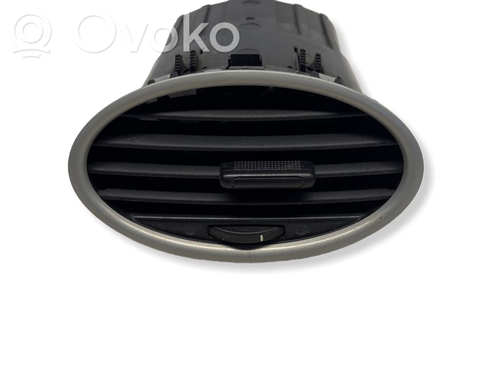 Ford Focus Sānu gaisa režģis 