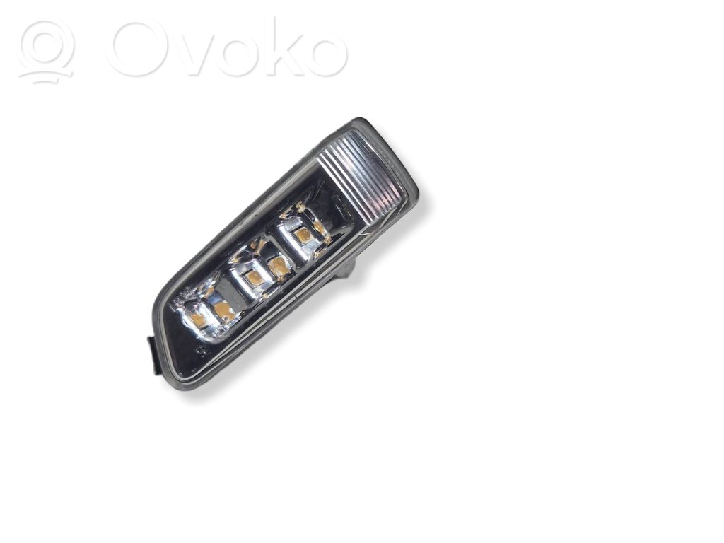 Front fender indicator light   UL03214R,E11481