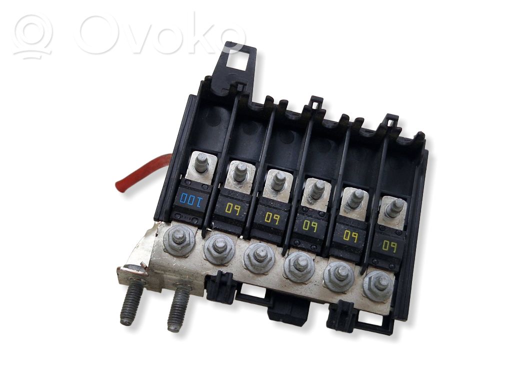 Land Rover Discovery Sport Fuse module 