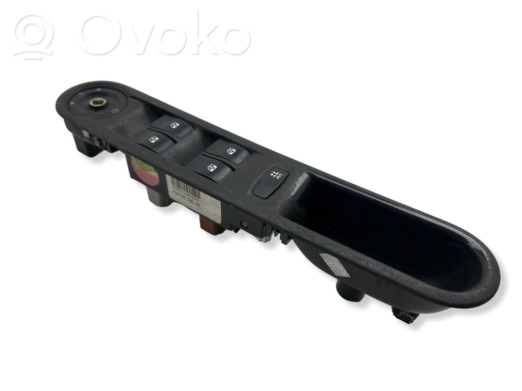 Electric window control switch   8200328425