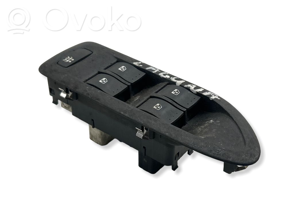 Renault Laguna II Electric window control switch 