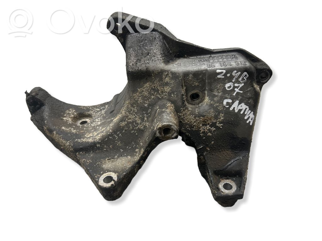 Chevrolet Captiva Engine mounting bracket 