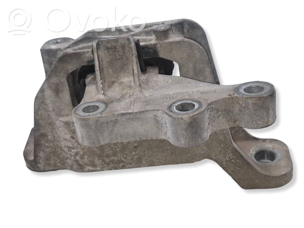 Ford Kuga III Engine mount bracket 