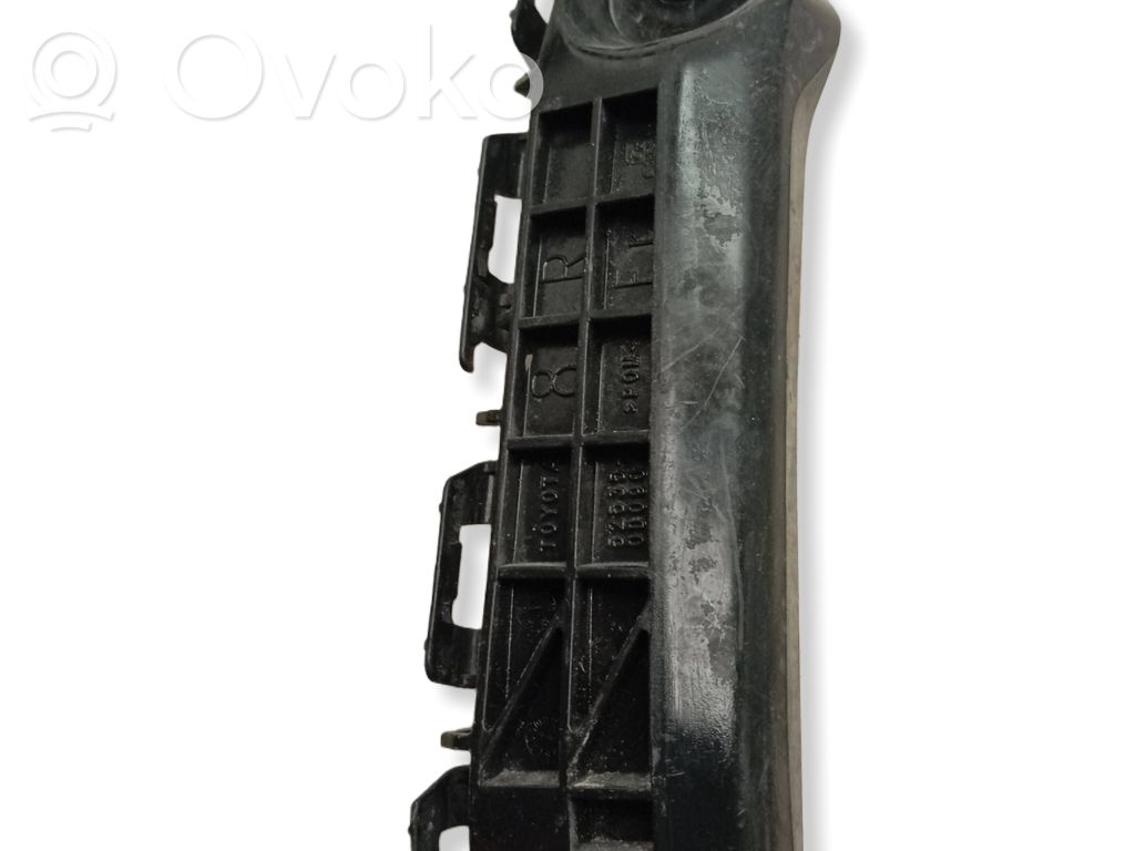 Toyota Yaris Front bumper mounting bracket 