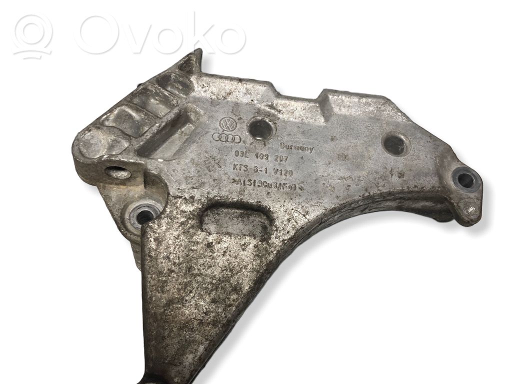 Volkswagen PASSAT B6 Engine mounting bracket 