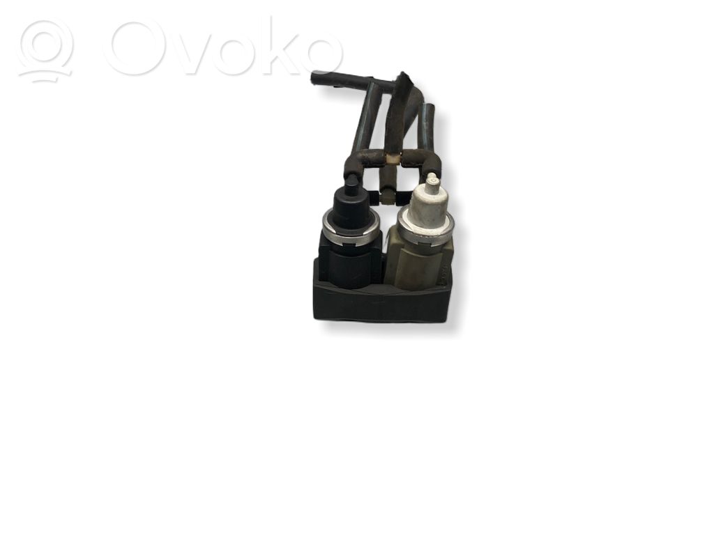 Audi A6 S6 C5 4B Solenoīda vārsts 