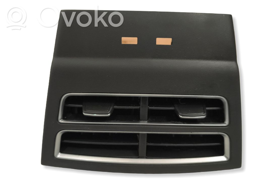 Tesla Model S Oro grotelės gale 