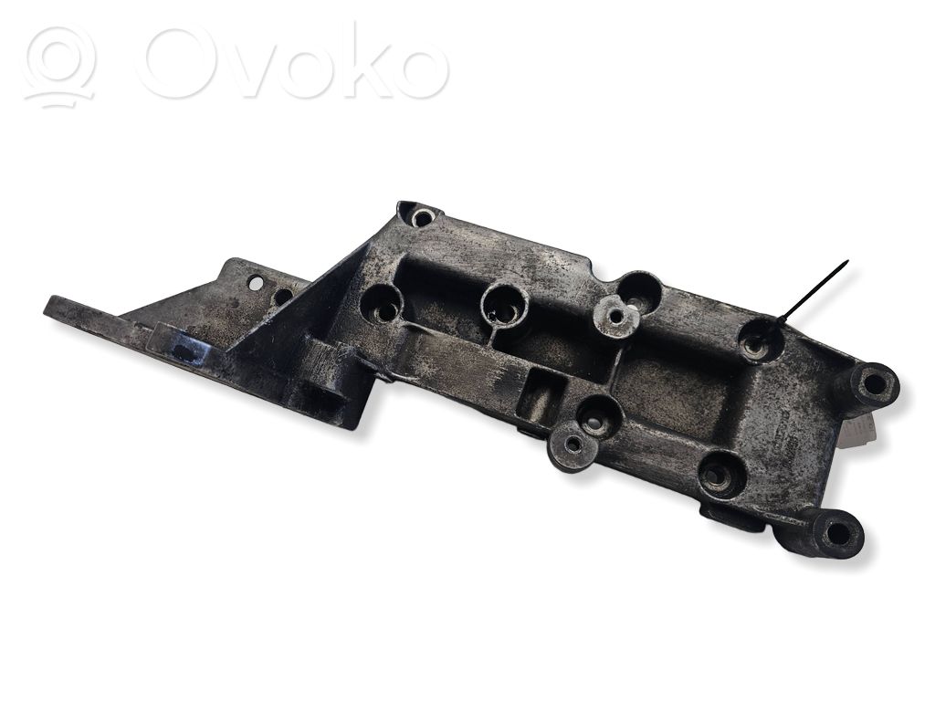 Volvo S60 Engine mounting bracket 