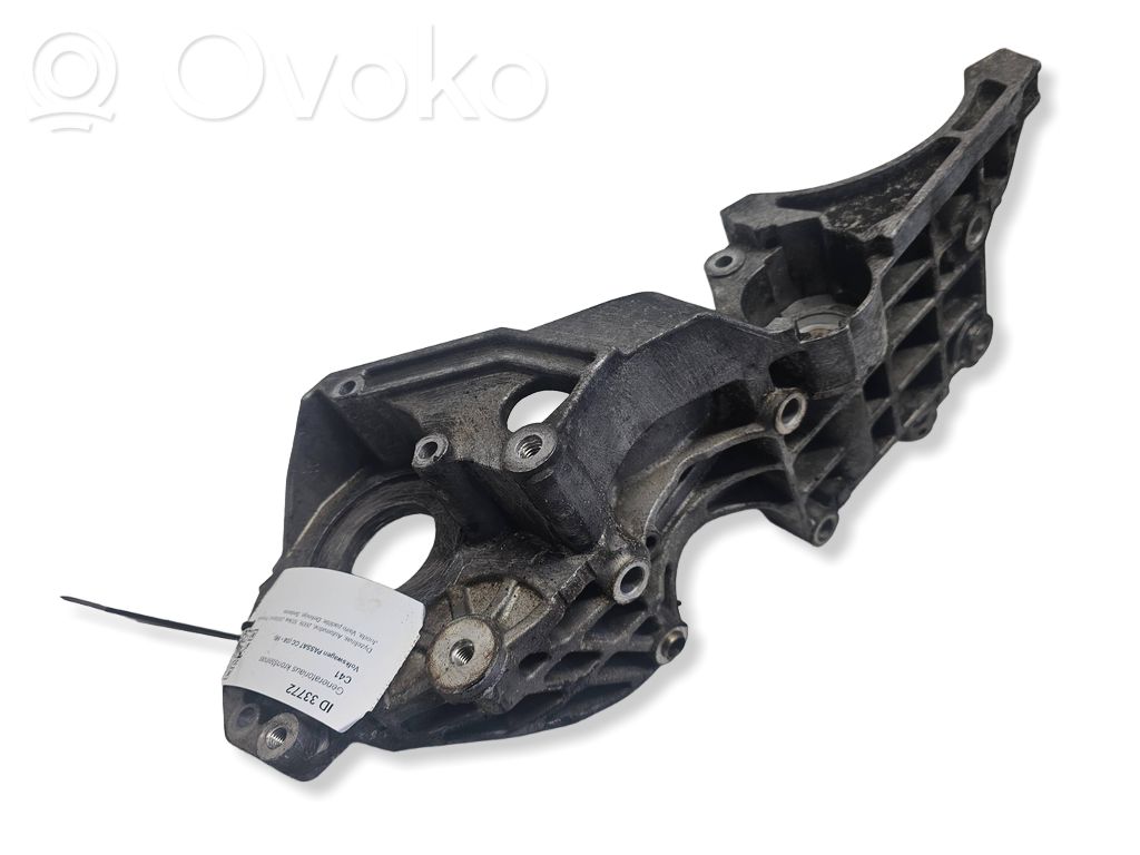 Volkswagen PASSAT CC Generator/alternator bracket 