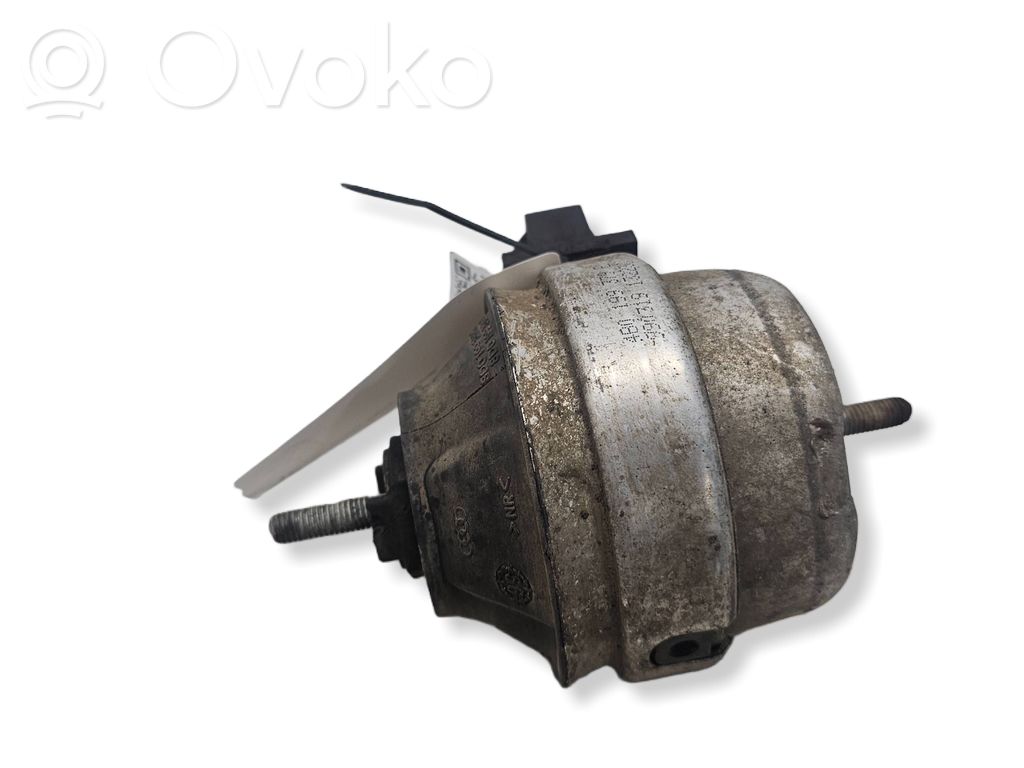 Volkswagen PASSAT B5.5 Engine mount bracket 