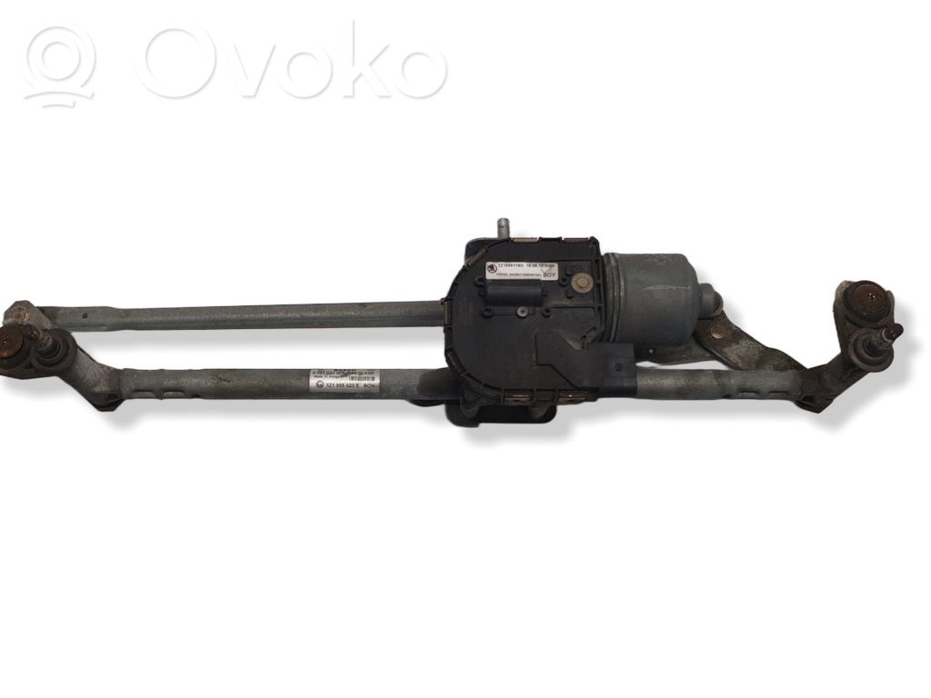 Skoda Octavia Mk2 (1Z) Mechanizm i silniczek wycieraczek szyby przedniej / czołowej 