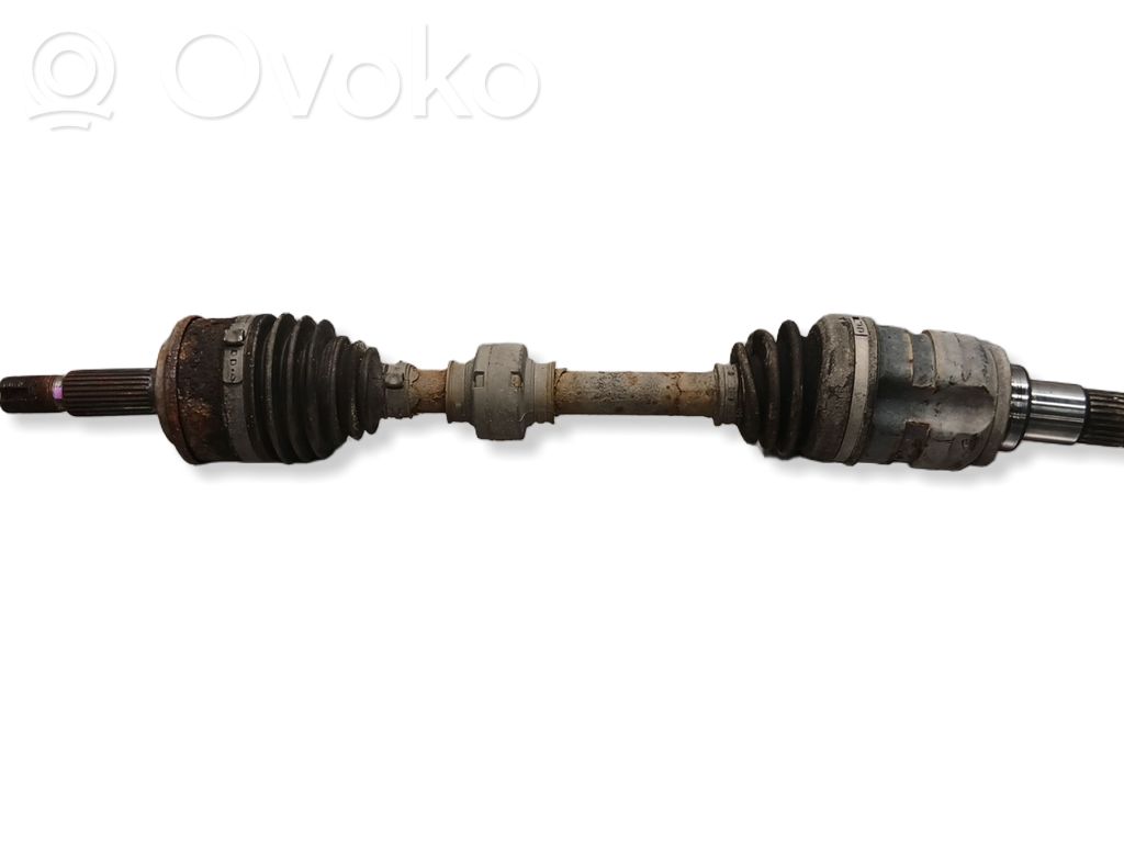 Toyota Auris E180 Półoś przednia 