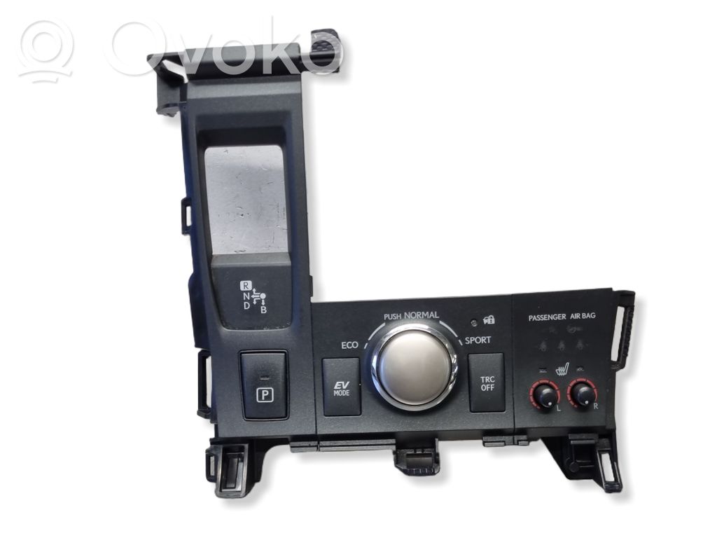 Lexus CT 200H Center console 