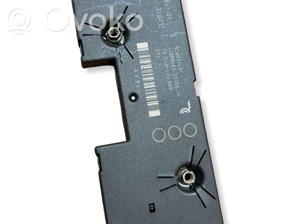 BMW 3 E90 E91 Antenas pastiprinātājs 