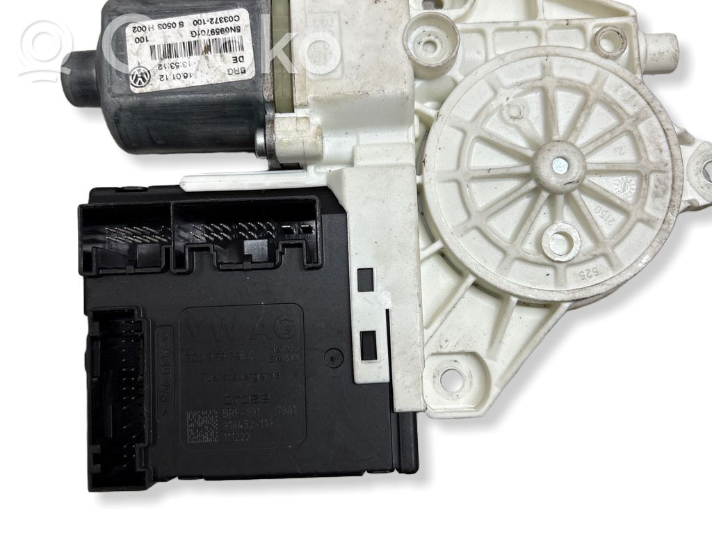 Volkswagen PASSAT B6 Front door window regulator motor 