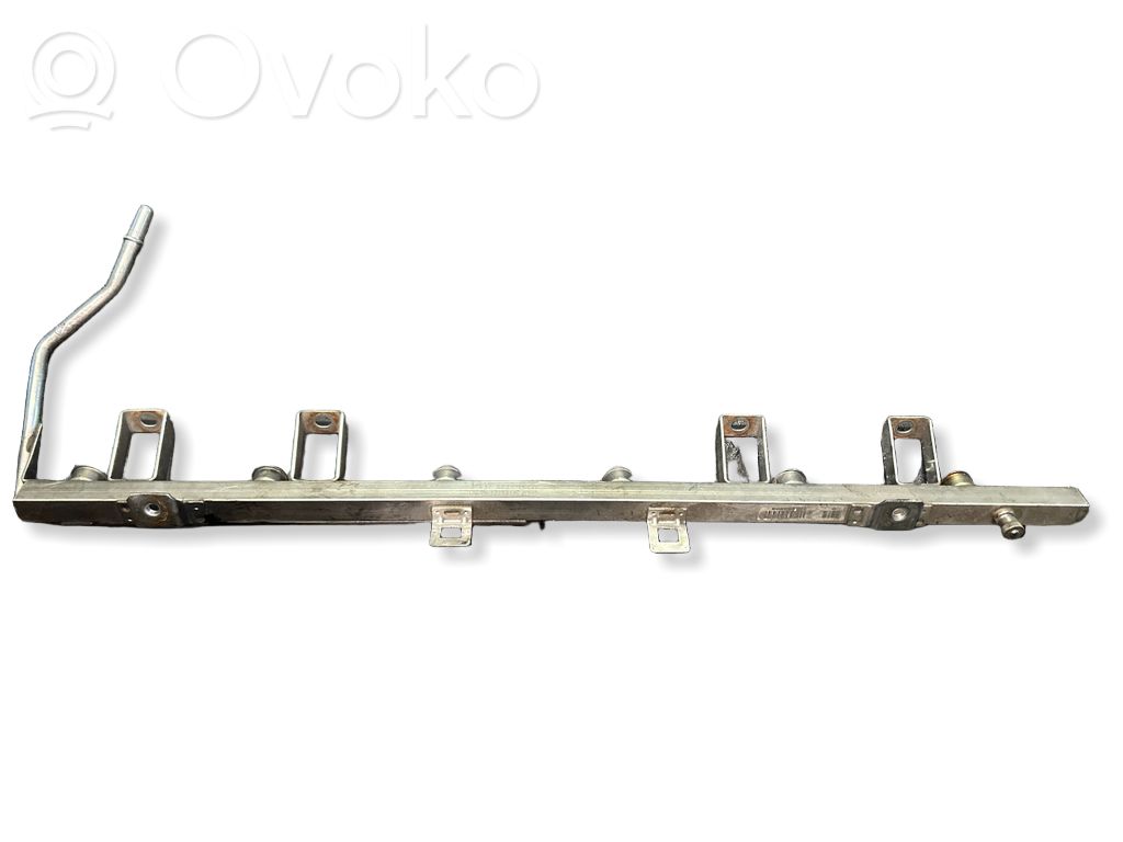BMW 5 E39 Rampă alimentare injectoare 