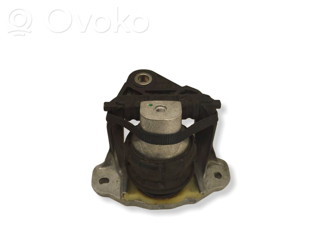 Volvo XC60 Engine mount bracket 