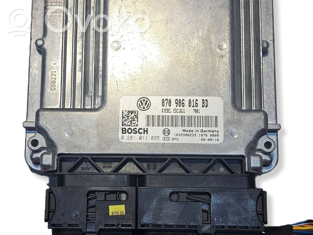 Volkswagen Transporter - Caravelle T5 Engine control unit/module 